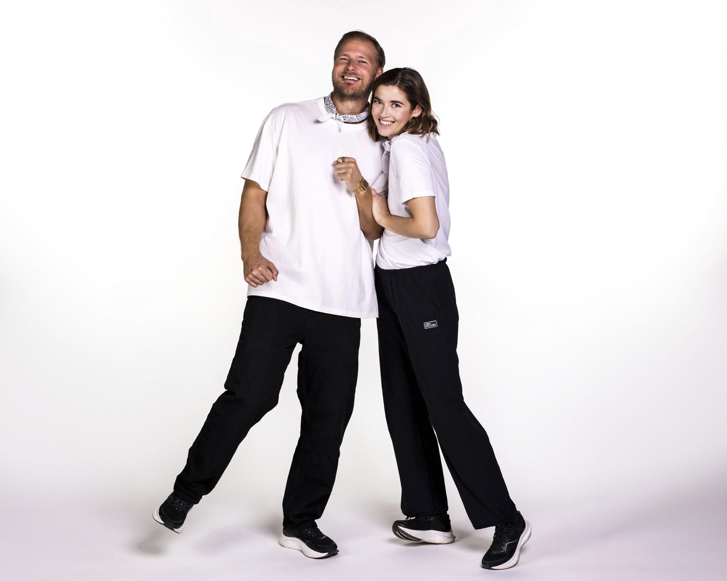 Paulus Arajuuri, 36, & Adeliina Arajuuri, 32, Sisarukset Paulus Arajuuri, 36, & Adeliina Arajuuri, 32, Sisarukset