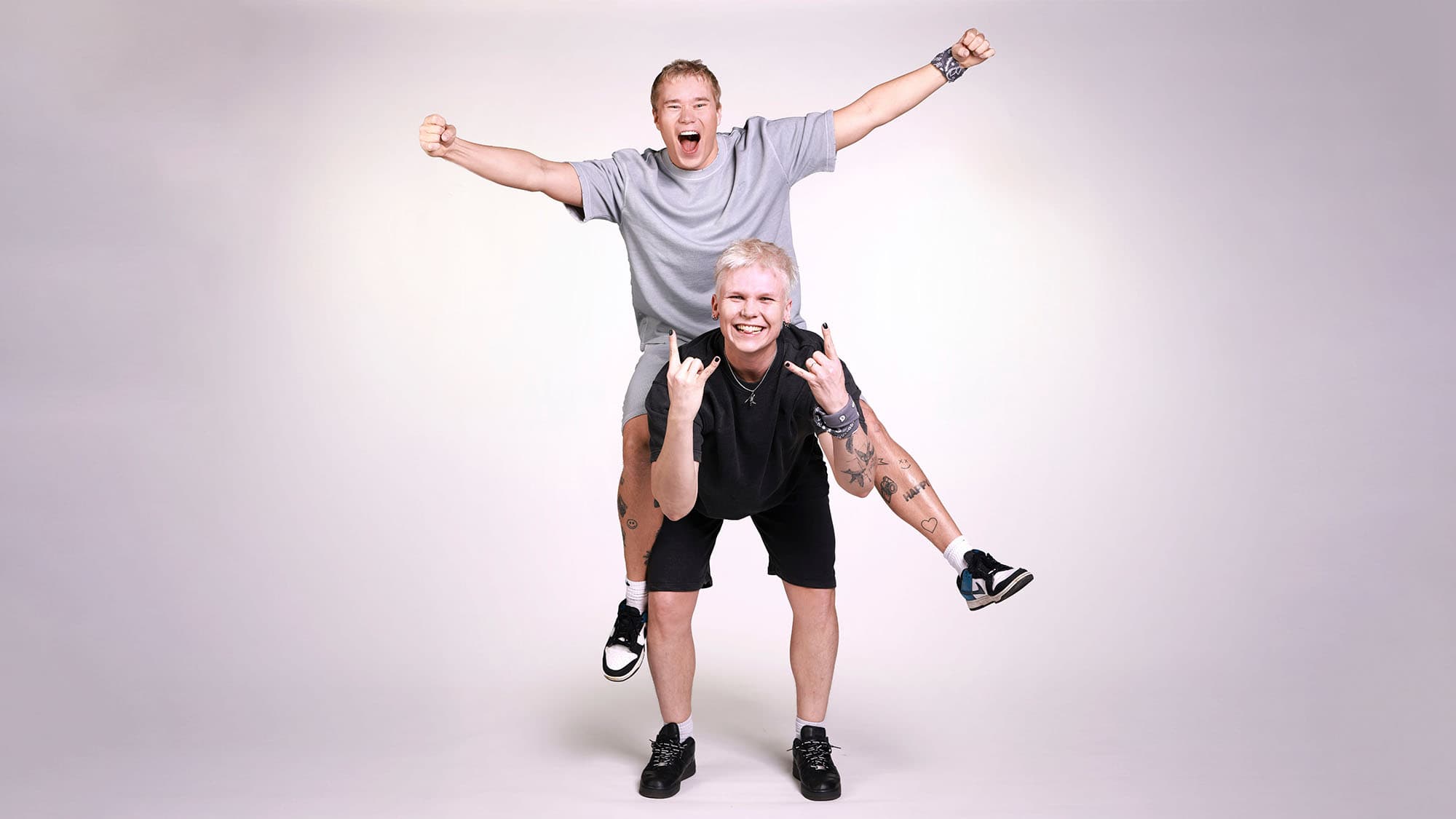 Jaakko Parkkali, 29, tubettaja & Arttu Lindeman, 28, laulaja Ystävykset Jaakko Parkkali, 29, tubettaja & Arttu Lindeman, 28, laulaja Ystävykset