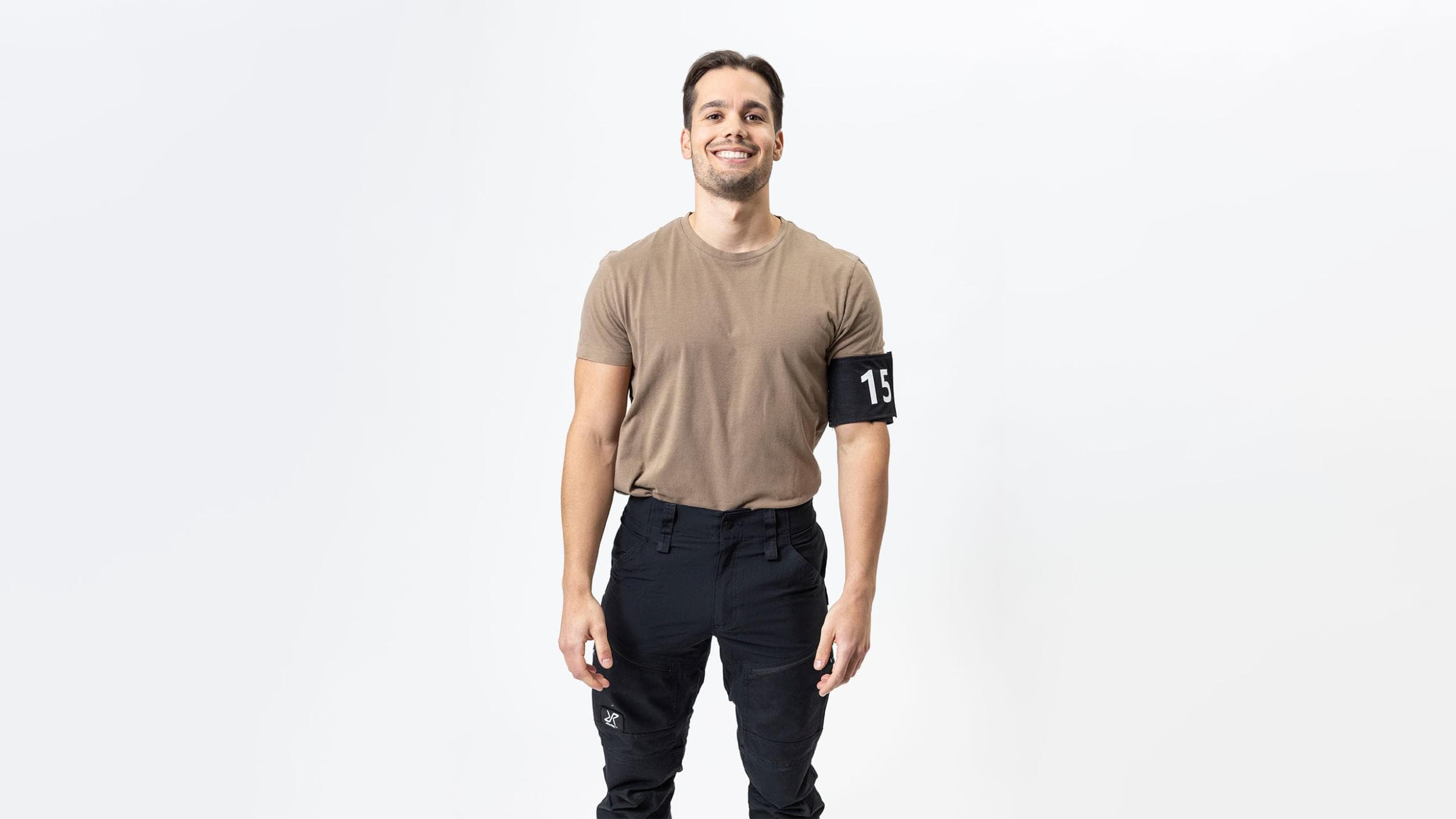 NINO ÄRLING, 27, SISÄLLÖNTUOTTAJA NINO ÄRLING, 27, SISÄLLÖNTUOTTAJA