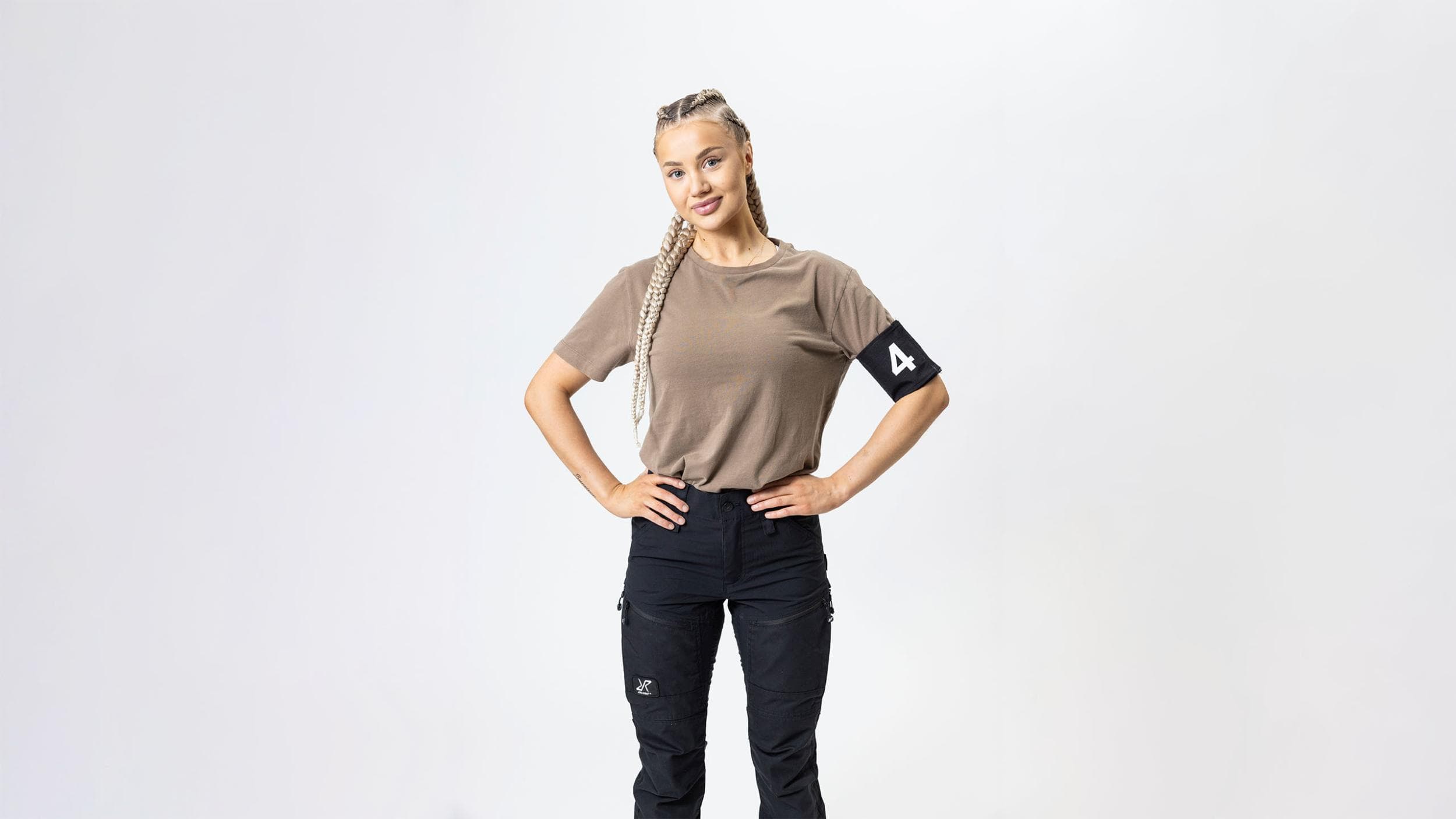 SONJA AIELLO, 25, HYVINVOINTIVALMENTAJA SONJA AIELLO, 25, HYVINVOINTIVALMENTAJA