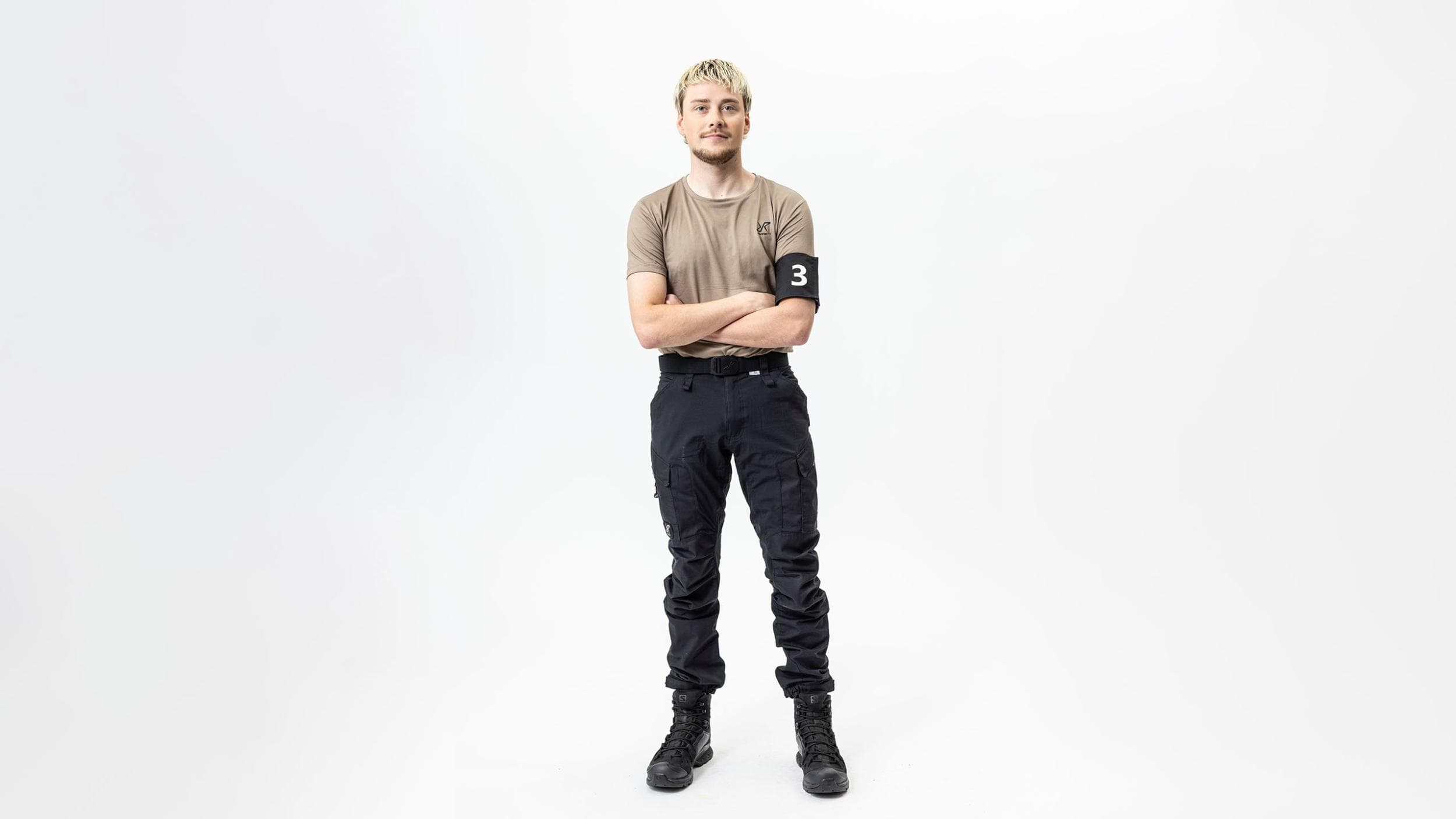 3 JOONA PUHAKKA, 27, MEDIAPERSOONA 3 JOONA PUHAKKA, 27, MEDIAPERSOONA