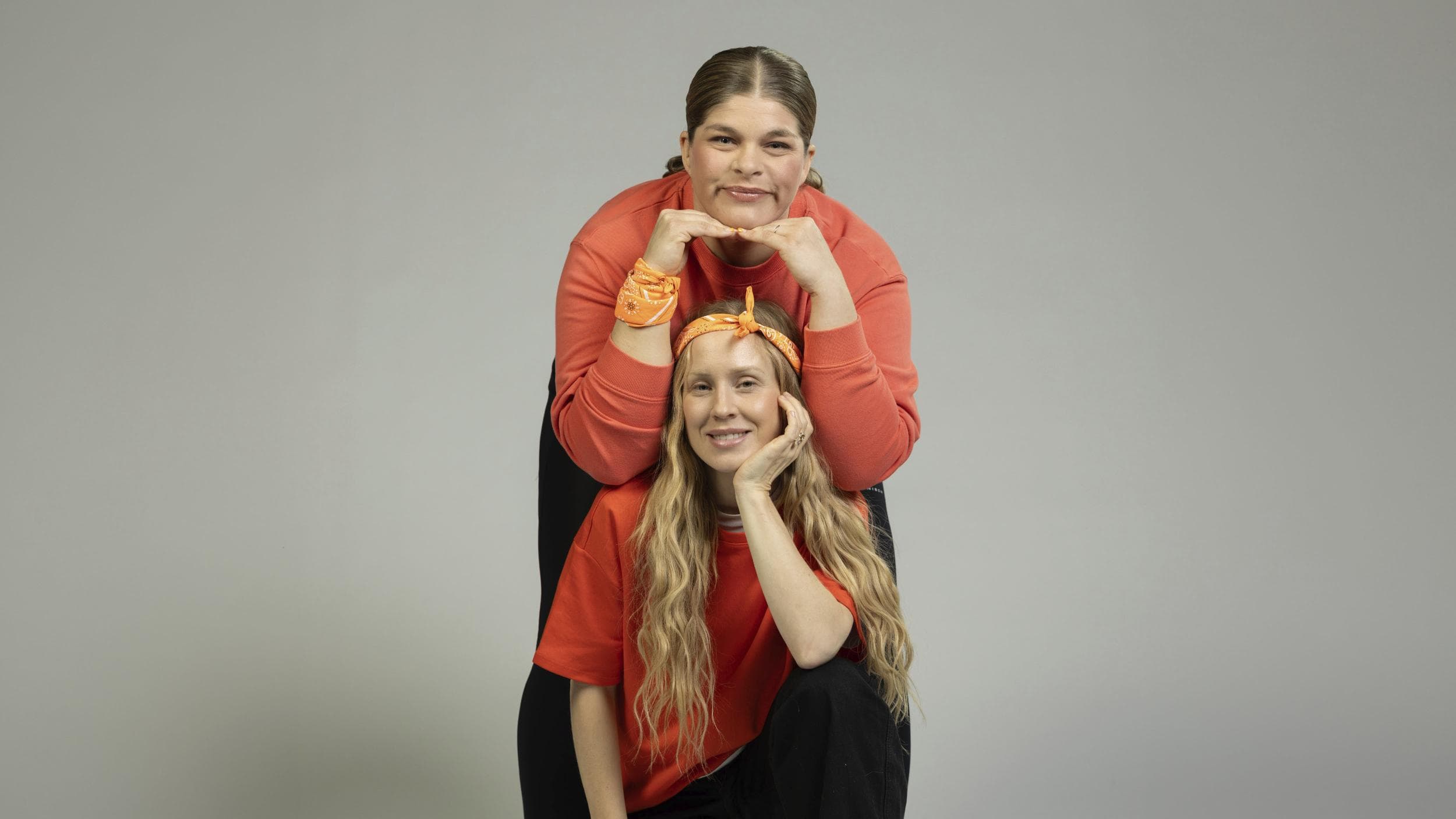 KIRSIKKA SIMBERG, 40, PODCAST-JUONTAJA & ENNI KOISTINEN, 37, PODCAST-JUONTAJA Ystävykset KIRSIKKA SIMBERG, 40, PODCAST-JUONTAJA & ENNI KOISTINEN, 37, PODCAST-JUONTAJA Ystävykset